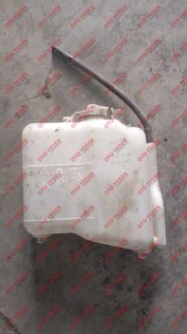 Isuzu Dmax cam suyu bidonu